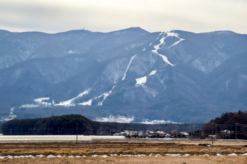 スキー場はあちこちに見えるが