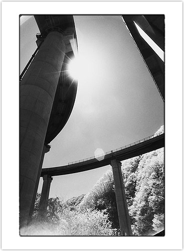 2004_026.JPG - 31,043BYTES