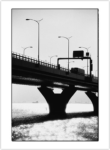 2004_030.JPG - 29,477BYTES