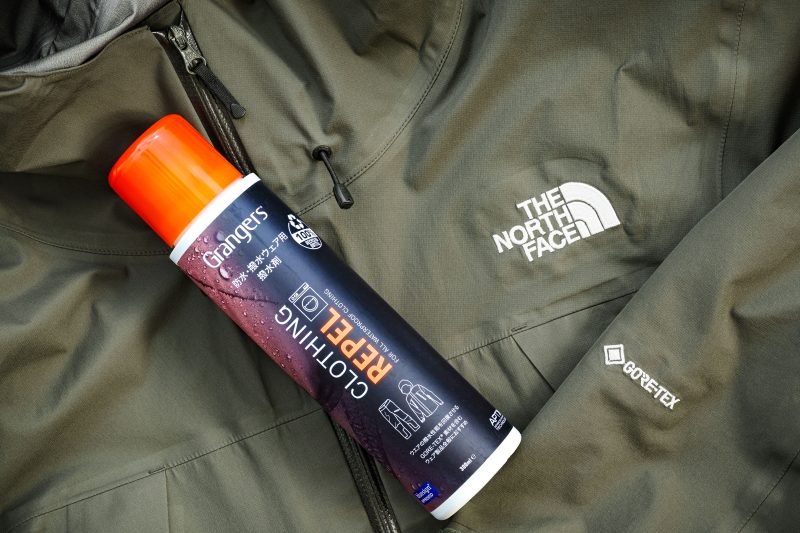 レインジャケットの撥水処理をする