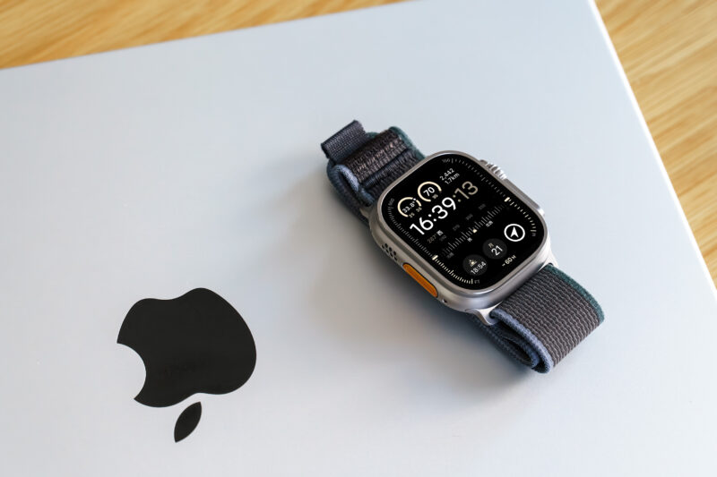Apple Watch Ultra2のスクリーンプロテクターを交換した