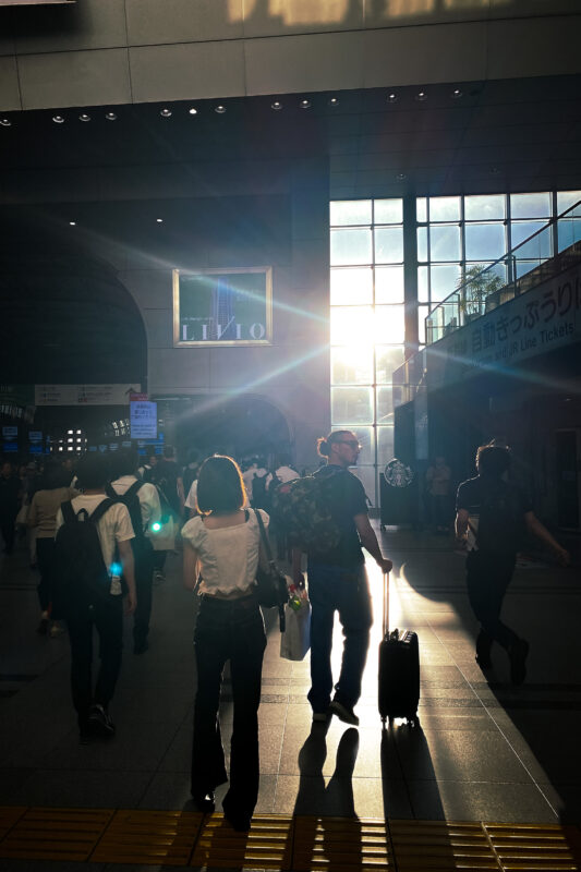 品川に射す夏の光