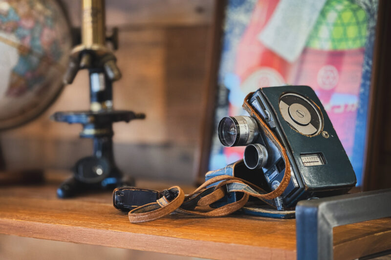 スチルは100、映画は800