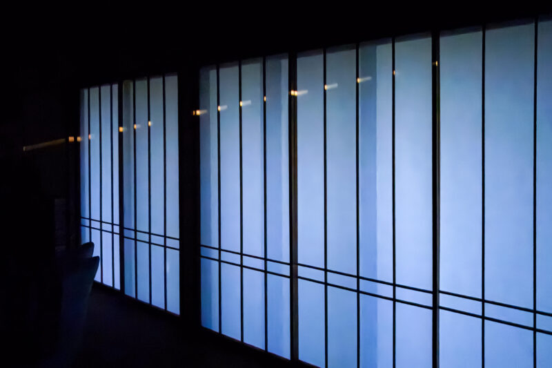 果てしなく遠くから差し込む光